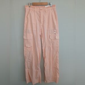 American Eagle Women's Pink Super High Rise Baggy Wide Leg Cargo Pants Size 2